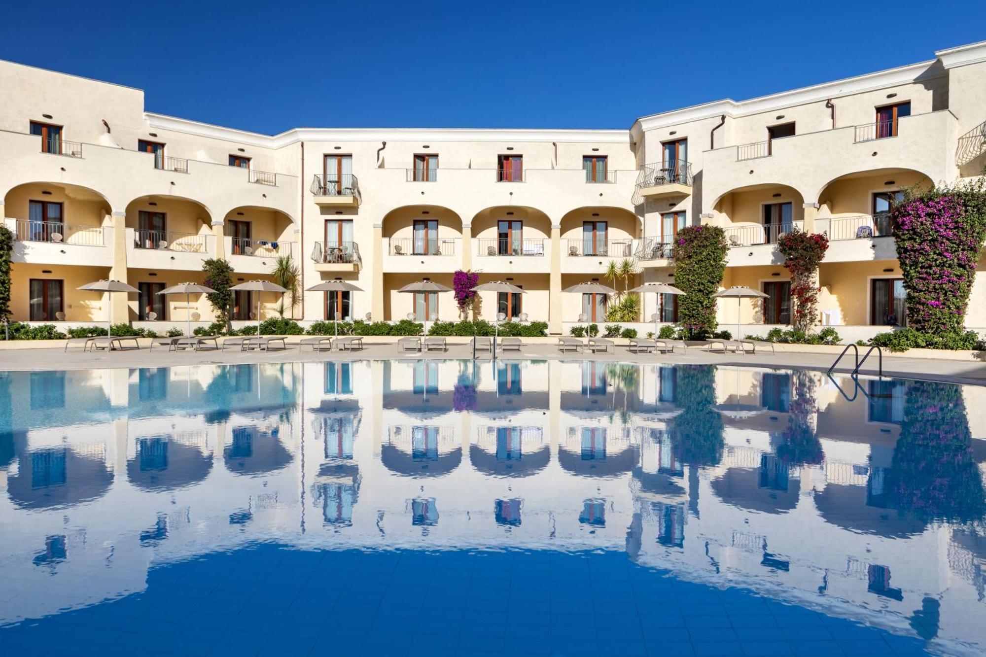 Blu Hotel Morisco Cannigione Eksteriør billede